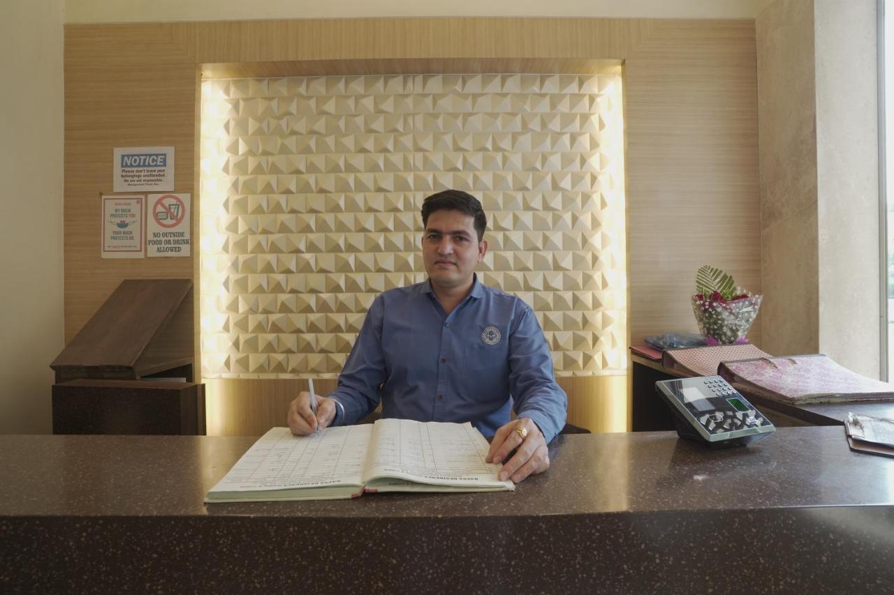 Hotel Mathoshree Thane Eksteriør billede